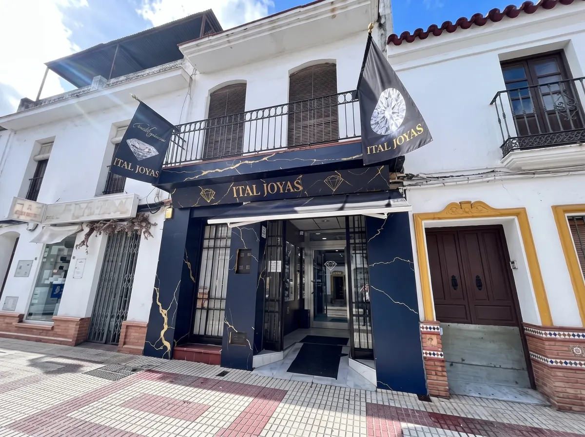 Fachada de la joyería ItalJoyas en Almonte, Huelva